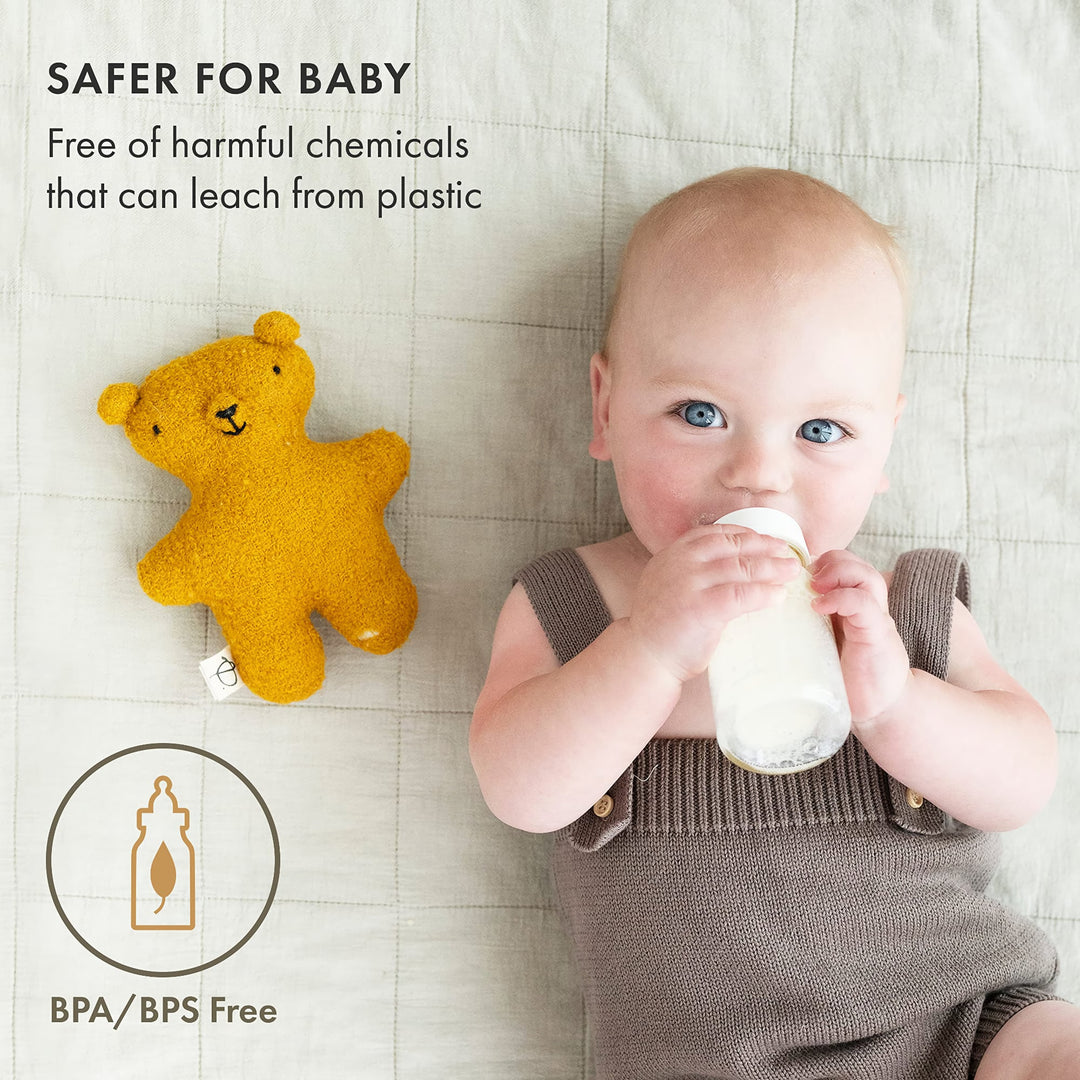 Baby using Natursutten glass bottle, BPA/BPS free and free from harmful chemicals found in plastic bottles, safe for newborns