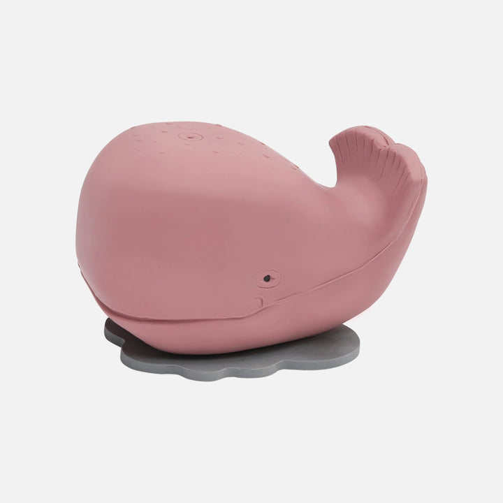 HEVEA Squeeze'n'Splash Whale bath toy in Ingeborg pink with suction base and squeeze spout, mould-free natural rubber